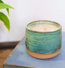 Load image into Gallery viewer, Yang Green Ceramic Candle
